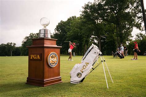 Yuka saso plays her approach on the 2nd hole. Yuka Saso wins 2019 Girls Junior PGA Championship | New ...