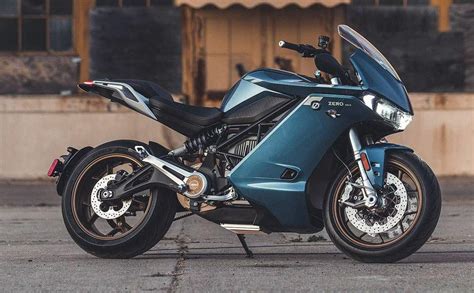 A week with the new 2020 zero sr/f model, a technological powerhouse that actually looks really good and works really well—with a premium price so how does the zero stack up against the presumed competition in specs? 2020 Zero SR/S Electric Motorcycle | EV Charge