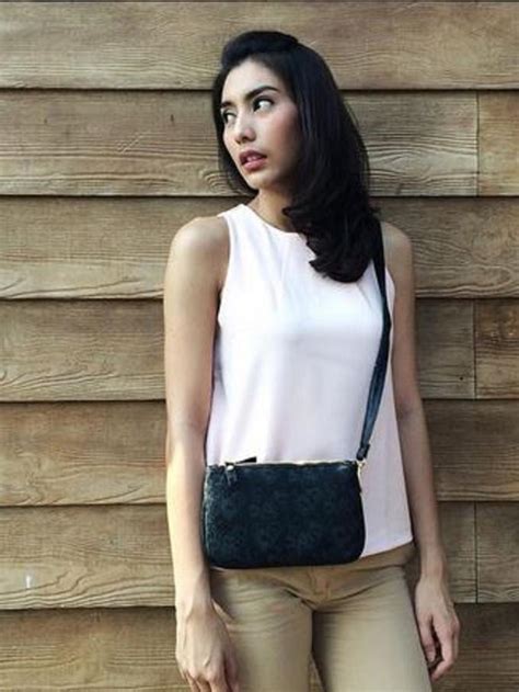 Kumpulan video seksi dan hot tyas mirasih, adegan hot artis tyas mirasih, getting. 5 Film yang Menyuguhkan Akting Terbaik Tyas Mirasih - News ...