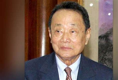 That was the first thing that came to my mind upon hearing tourism and culture minister nazri abdul aziz call billionaire robert kuok 'pondan' (effeminate). Carian mengenai topik robert-kuok-ananda-krishnan-lim-kok ...