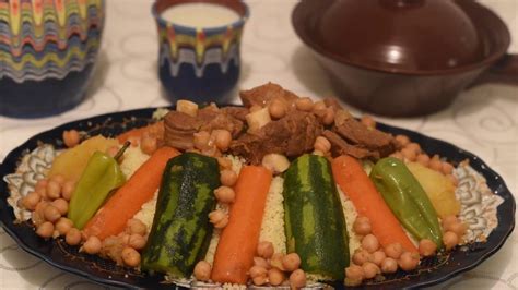 Voilà un couscous algérien ux couleurs. cuisine algérienne: couscous algérien a l'agneau ...