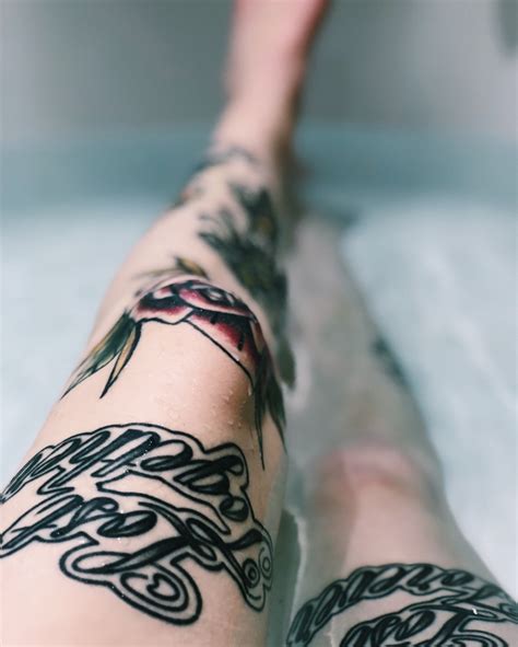 Knee tattoos are pretty painful because of the obvious fact that there is a big bone there with not a ton of fat separating it from the skin. knee rose tattoo | Tumblr