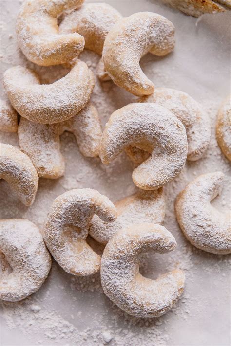 Austrian vanilla crescents vanillekipferl best austrian christmas cookies from cinnamon rings austrian german christmas cookies. Austrian Christmas Cookies Recipe / Austrian Walnut ...