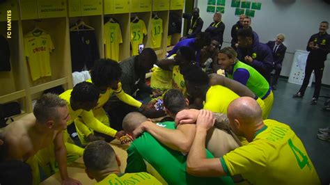 Il a un seul objectif, réussir chez les canaris. FC Nantes - Toulouse FC : la joie du vestiaire - YouTube