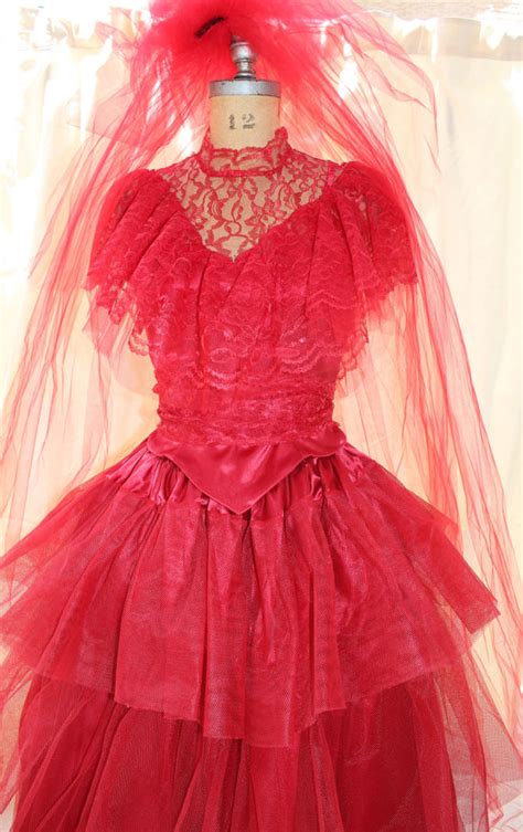 That's why you should totally dress up as lydia deetz, the macabre teenage protagonist of beetlejuice, for halloween. Red Wedding Dress Beetlejuice