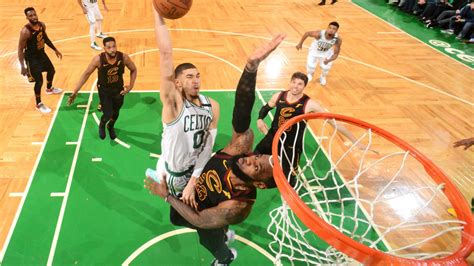 Tatum produced a monstrous dunk over lebron james in the fourth quarter (image: BetOnline.ag has Cavs and 76ers as co-favorites to sign ...