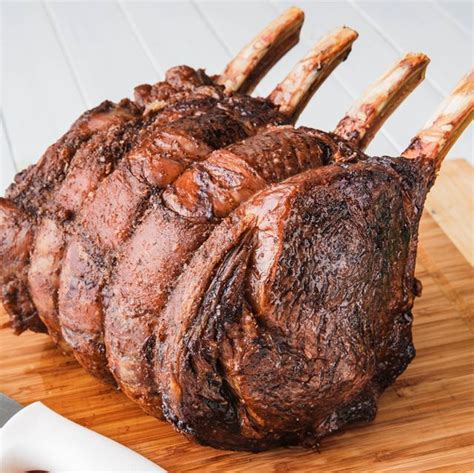 I love serving smoked prime rib at christmas time and this one turned out just amazing! Traditional Christmas Prime Rib Meal - Simply Gourmet ...