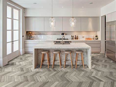 This year's kitchen design trends are made for the modern homeowner, boasting warm colors, stunning contemporary kitchen cabinets, and cutting edge kitchen features and appliances. 2018 / 2019 Kitchen Design Trends — Spacedresser