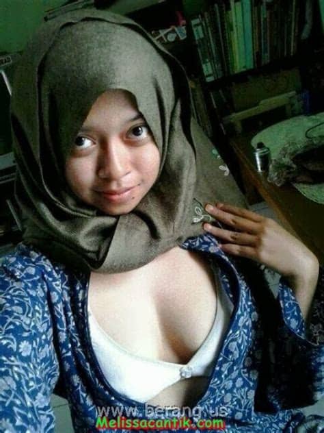 Gadis bugil lalatx ngentot memek di kamar mandi. Skandal Cewek ABG Alim Berjilbab Mesum (NO SARA ...