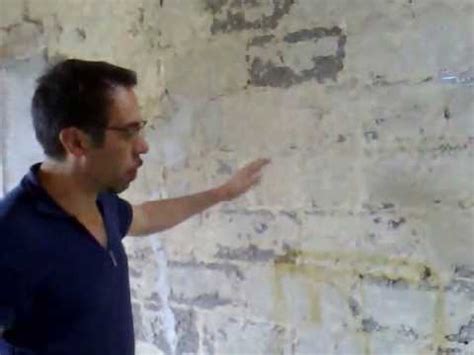 Controlla lo stato del muro: Costruzione di una controparete in cartongesso su un muro ...