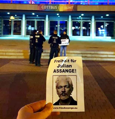 Professional soccer player who has been fortunate to travel the world through the ball on his feet d.c. Julian Assange verdient den Friedensnobelpreis!