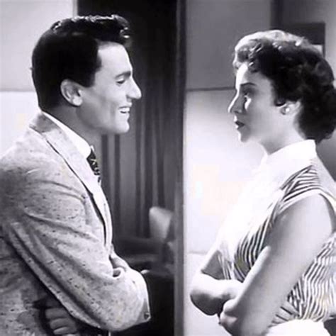 حَدَّثَنَا أَبُو نُعَيْمٍ قَالَ حَدَّثَنَا شَيْبَانُ عَنْ يَحْيَى عَنْ عَبْدِ اللَّهِ بْنِ أَبِي قَتَادَةَ عَنْ أَبِيهِ قَالَ قَالَ رَسُولُ اللَّهِ صَلَّى اللَّهُ عَلَيْهِ وَسَلَّمَ إِذَا أُقِيمَتْ الصَّلَاةُ فَلَا تَقُومُوا حَتَّى تَرَوْنِي وَعَلَيْكُمْ بِالسَّكِينَةِ. عبد الحليم حافظ Abd el Halim Hafez by Hanan Gobran | Free ...