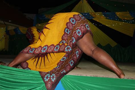 Contextual translation of kanga moja into english. Mbuzi Mzee: Kanga MOKO Yawapagaza WATU Bukoba