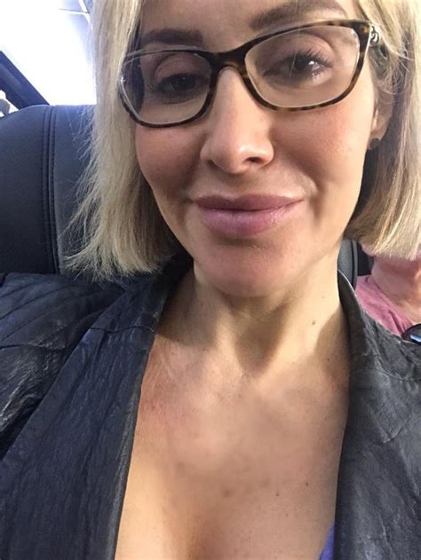 Tinder reverses bans of users who were promoting black lives matter on their profile. Rich Businesswoman Milf found on Tinder : socialmilf