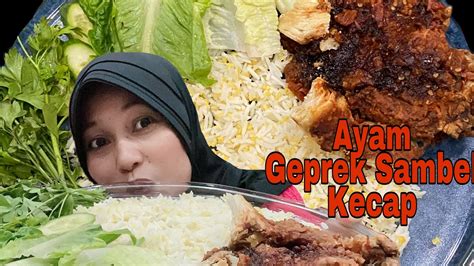 Misalnya sambal goreng kentang, tempe, atau kulit pangsit. Ayam geprek Sambel kecap pedas nya bikin nagih ||makan ...