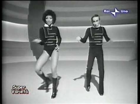 Carla fracci was born on august 20, 1936 in milan, lombardy, italy as carlina fracci. Don Lurio - Lola Falana "Testa spalla" completo - YouTube