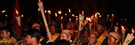 Feb 08, 2021 · gemblengan suro di graha posmo surabaya. Menelisik Sejarah Peringatan Malam Satu Suro di Tanah Jawa