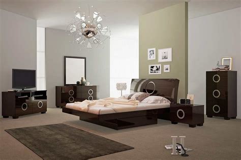 White bedroom furniture jetzt bestellen! Modern Glossy Wenge Bed GU Verezzo | Contemporary Bedroom