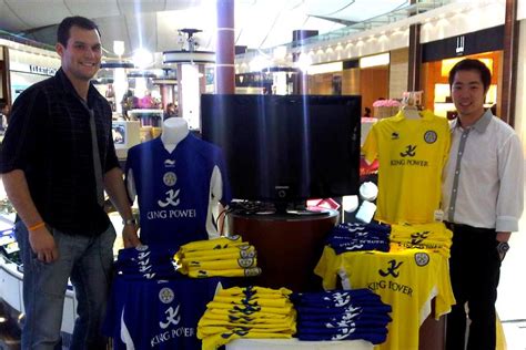 Hallo zusammen, verkaufe hier ein neues trikot von robert huth. BBC - In pictures: Leicester City FC's tour of Thailand