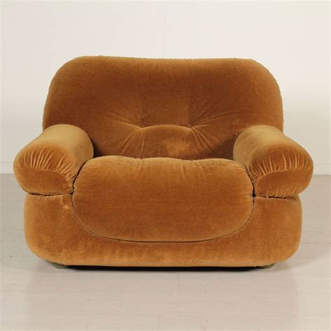 La poltrona letto utility 75 uso quotidiano è disponibile in tessuto rosso. Poltrona Letto Utility 75 - Poltrona anni 60-70 | Mid ...