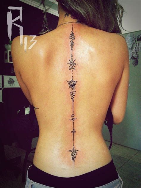 Marc bonin tattooed sinuous female silhouettes in black and white as if they were freehand sketches. 20 Spine Tattoo Ideas For Women To Flaunt · Beautifulfeed