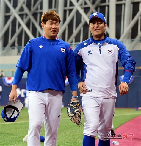 김경문 감독이 이끄는 야구 국가대표팀은. 스포츠한국:'첫 태극마크' 박세혁 만나는 양의지, "4년 전 ...