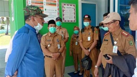 Sebagai dokter ptt di puskesmas saya mendapatkan dua gaji yaitu gaji pokok dari dinas kesehatan dan gaji yang didapat dari kapitasi bpjs. Bertemu Dokter, Bupati Natuna Dicurhati Gaji yang Tak ...