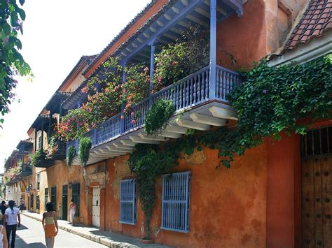 Jahrhundert gegründete ummauerte altstadt mit großen plätzen. Altstadt von Cartagena-Kolumbien Foto & Bild | south ...