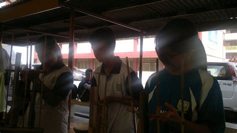 Lirik lagu bertemu dan berpisah mp3 terpopuler full album terlengkap. Kelab Angklung Wariseni Official Website: Latihan Lagu ...