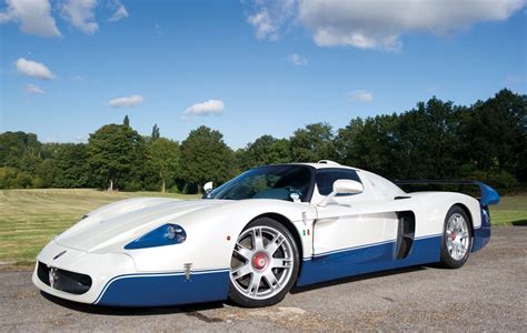 To mark that occasion, maserati created the mc12 corsa. Maserati MC12 (2004-2005)