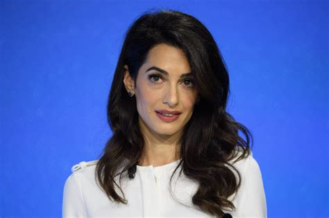 Learn more about her today! Amal Clooney, la sua prima volta… con la minigonna