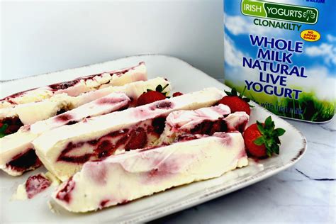 Voir cette épingle et d'autres images dans yummay! Strawberry Yogurt Terrine - Irish Yogurts Clonakilty