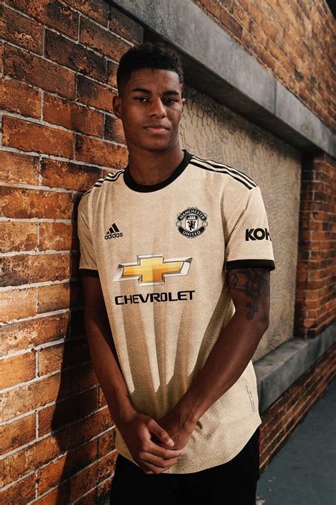 Manchester united dls goalkeeper third kit 2021. Manchester United 2019-20 Adidas Away Kit | 19/20 Kits ...