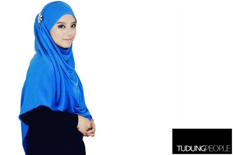 Beautiful hijabs made by the people for the people. The Real Life: The Hijab: More than just a piece of cloth
