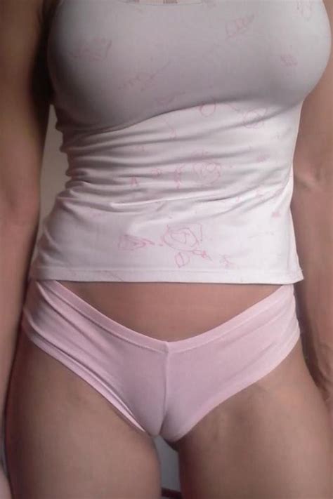 Extra tight yoga pants trend on instagram laffism. 23 best images about Cameltoe on Pinterest | Sexy, Models ...