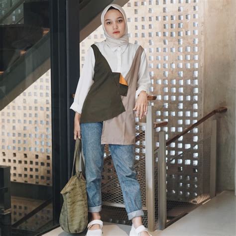 Banyak sekali selebgram yang mengenakan outfit tertentu sehingga disukai banyak anak muda. Outfit Baju Remaja Berhijab Ala Selebgram 2018