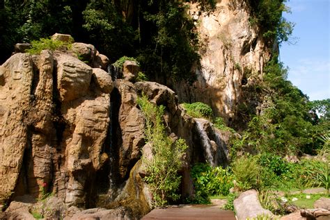 Kolam air panas gadek) is a hot spring in alor gajah, melaka, malaysia. The Banjaran Hot Springs Resort Ipoh, Malaysia - The ...