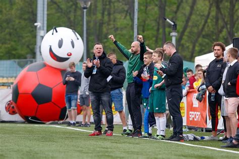 Tej jesieni taniec z gwiazdami na pewno będzie cieszył się sporą popularnością, bo wśród uczestników nie brakuje znanych i lubianych gwiazd. Trzecie miejsce na X Mistrzostwach Polski Dzieci z Domów ...