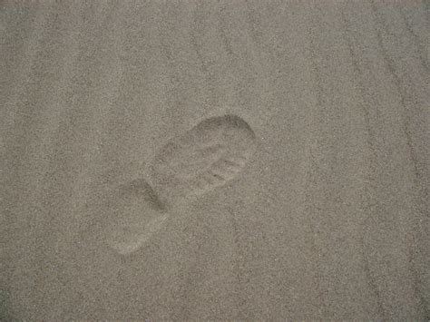 Free Stock photo of Single human footprint on the sand | Photoeverywhere