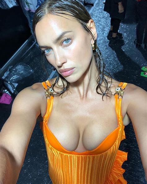 Irina shayk looked amazing thursday, a day ahead of her role in the digital versace show for milan fashion week. Irina Shayk Sexy BTS At The Versace Show (4 Photos And GIF ...