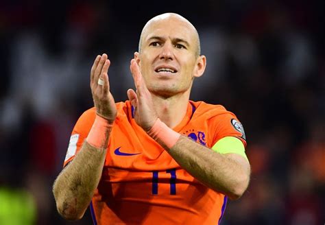 He missed to many 'robben goals' which are very easy to score this fifa as you might know. Dit was Arjen Robben uit Bedum | TROUW