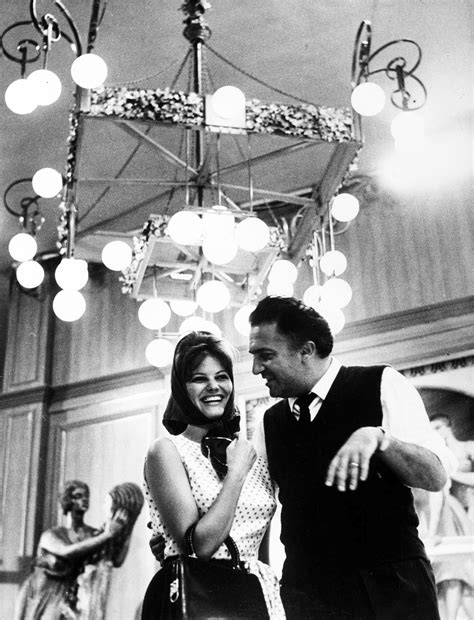 Sandra milo giulietta masina giulietta degli spiriti sandra milo federico fellini giulietta masina agli oscar 1963. Federico Fellini, le foto delle sue Muse: Sandra Milo ...
