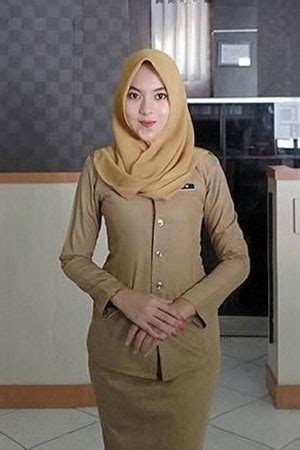 Setiap pns yang mempunyai jabatan fungsional tertentu diharuskan untuk mengisi angka kredit setiap tahun sesuai dengan ketentuan yang telah ditetapkan. Model Baju Kuning Kaki Buat Kerja Pns : Harga Seragam Pns ...