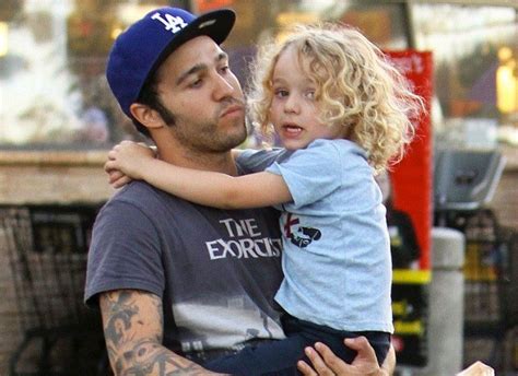 What does the abbreviation dilf stand for? Hottest Celebrity Dads - Time to Know The Term DILF