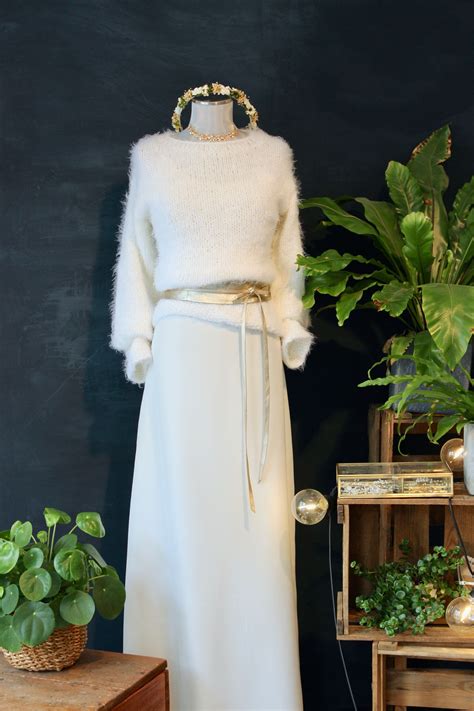 Beste hochzeitskleid winter von brautkleid winter style die 13 schönsten winter. Moderner Braut Pullover, rückenfrei von marryandbride ...