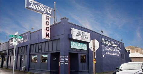 For the movie adaptation of stephenie meyers, twilight, a modern, rather extravagant, house in the portland area was chosen to fill in as the cullen house. Twilight Room in Portland, Oregon | Bar shirt, Dive bar ...