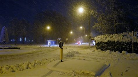 Uitgebreide vertaling voor sneeuw (nederlands) in het spaans. Stevige natte sneeuw op 13 januari 2017 - YouTube