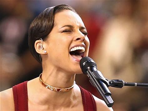 Alicia keys performs the national anthem (the star spangled banner) live at superbowl 47 in new orleans. Alicia Keys' Super Bowl anthem criticized for being too ...