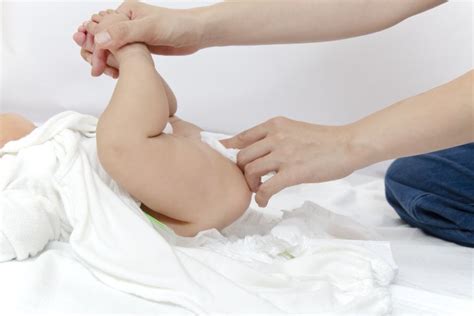 Ist dein stuhlgang nicht braun? Baby-Stuhlgang-Flecken entfernen - Anleitung mit Tipps