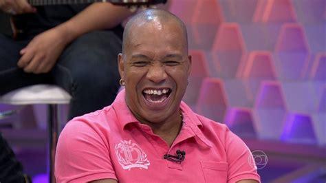 O vocalista do molejo, anderson leonardo, compareceu nesta sexta (5) à 33ª dp , no rj, para depor após ser acusado de ter estuprado maylon. Corujão do Esporte | Casado, Anderson Leonardo diz que ...